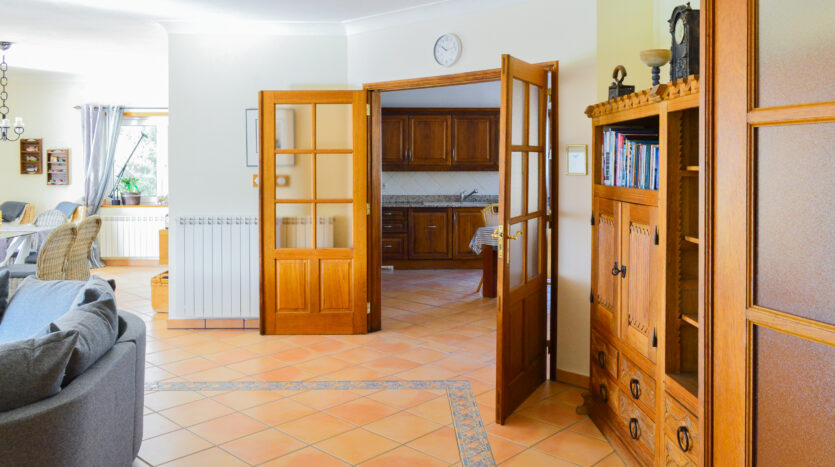 Villa in Estoi – where Privacy Meets the Atlantic Horizon