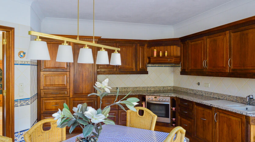 Villa in Estoi – where Privacy Meets the Atlantic Horizon