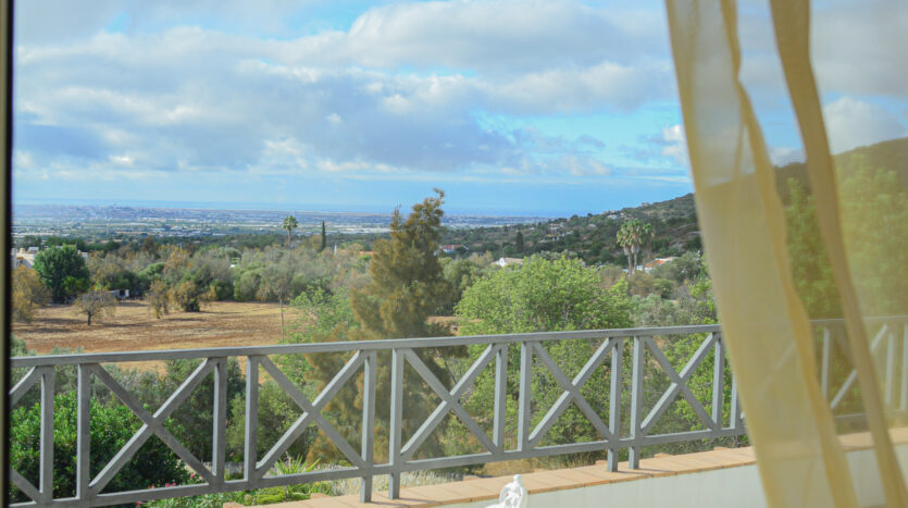 Villa in Estoi – where Privacy Meets the Atlantic Horizon