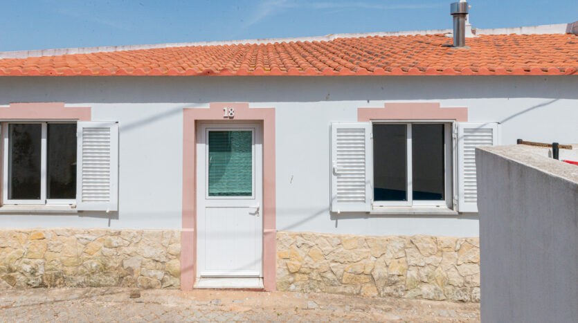 Traditional Algarve House in Barão de São Miguel