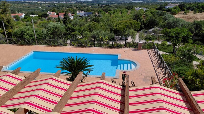 Villa in Estoi – where Privacy Meets the Atlantic Horizon